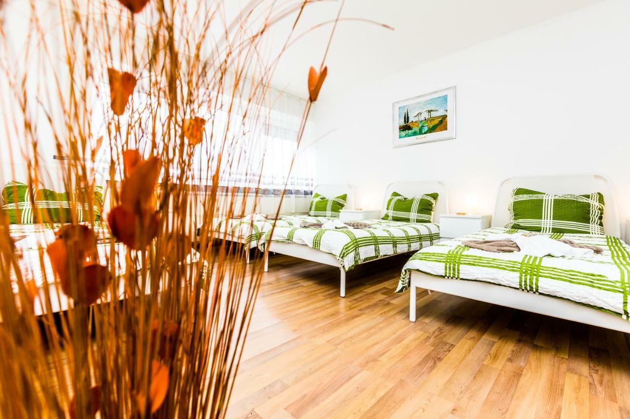 Workers Apartment Am Wiener Platz Кёльн Экстерьер фото