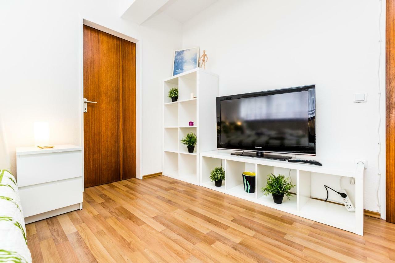 Workers Apartment Am Wiener Platz Кёльн Экстерьер фото